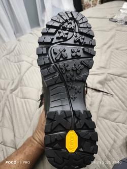 Продаю ботинки 