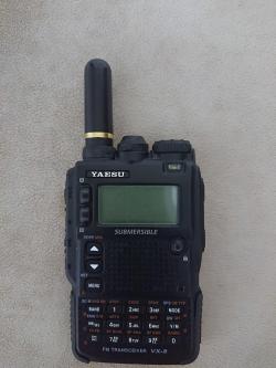 Профессиональная рация Yaesu VX-8R