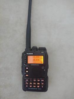 Профессиональная рация Yaesu VX-8R