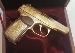 Золотой подарочный пневматический пистолет Байкал МР-654К 