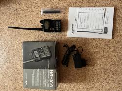 Радиостанция Yaesu VX-6R