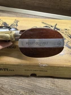 Реплика огнестрельного оружия Uberti Италия