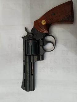 Реплика револьвера Colt Рython.357 Magnum с длиной ствола 4 дюйма, коллекционная шумовая модель револьвера.