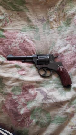 Револьвер Наган- м