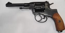 Револьвер Наган 