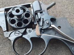 Револьвер сигнальный "Блеф" "Царский 1909 год" новый, продаётся в двух вариантах