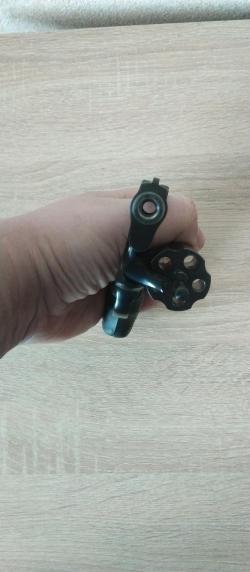 Револьвер TAURUS КСПЗ  9p.a.