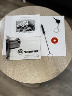 Револьвер Taurus