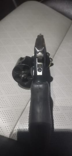 Револьвер TAURUS