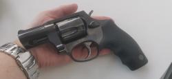 Револьвер TAURUS