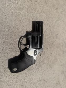 Револьвер Таурус