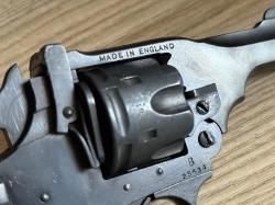 Револьвер травматический Webley