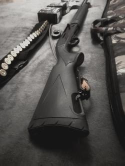 Ружье IMPALA Plus Synthetic Black кал.12/76 L=710мм + сейф для хранения