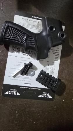 Рукоять Mossber 500 590 Maverick 88