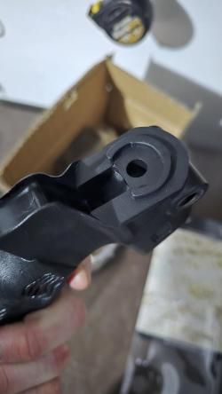 Рукоять Mossber 500 590 Maverick 88