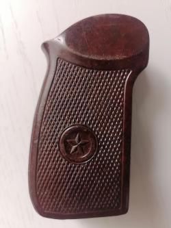 Рукоять пистолетная бакелитовая с ПМ