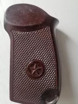 Рукоять пистолетная бакелитовая с ПМ