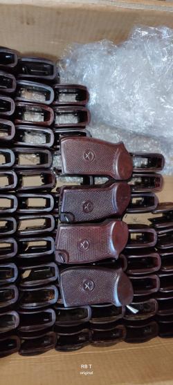 рукоять ПМ бакелит новые и слабо бу. 