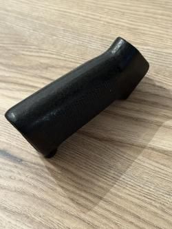Рукоятка для Colt M16 бакелит оригинал 60х годов