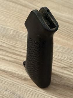 Рукоятка для Colt M16 бакелит оригинал 60х годов