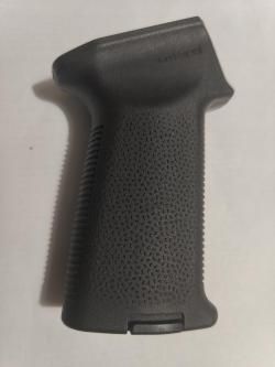Рукоятка Magpul Grip MOE 