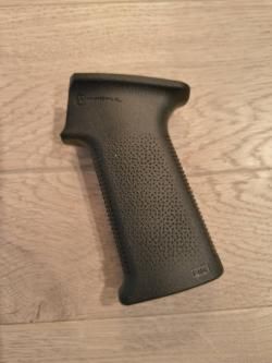 Пистолетная рукоятка Magpul MOE SL AK 