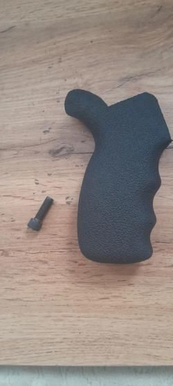 Рукоятка Pachmayr ergo AR-15