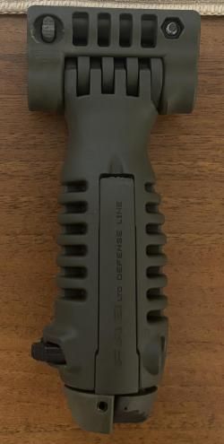 Рукоятки Fab defense, кронштейн для фонаря CAA Arms, кронштейн Зенитка