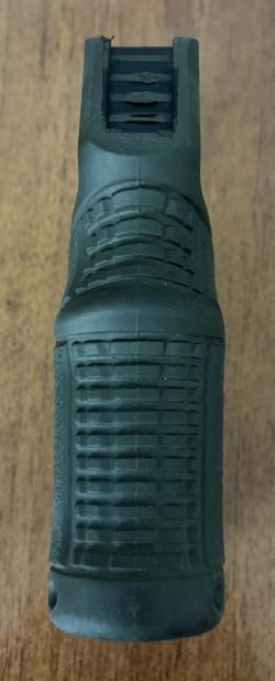 Рукоятки Fab defense, кронштейн для фонаря CAA Arms, кронштейн Зенитка