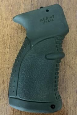 Рукоятки Fab defense, кронштейн для фонаря CAA Arms, кронштейн Зенитка