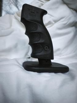 Рукоятку FAB Defense SG-1