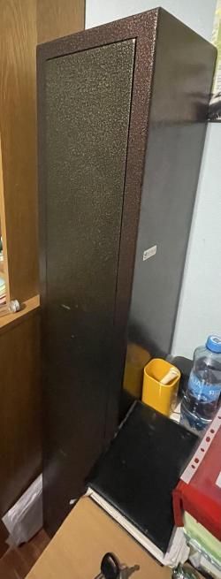 Сейф оружейный МЕТКОН ОШ-4 в г.Ростов - на-Дону в отличном состоянии.