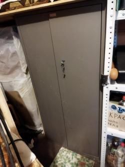 Сейф оружейный шкаф на 5 стволов / Контур Д-10