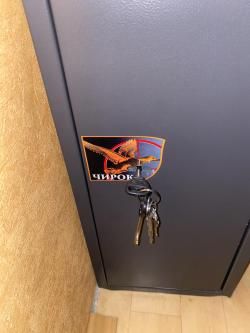 Сейф Шкаф металлический бу состояние нового Чирок 1318EL