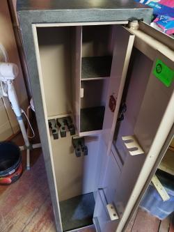 Сейф оружейный.