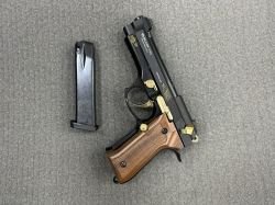 Сигнальный пистолет Blow F92 Черно-золотой с деревом