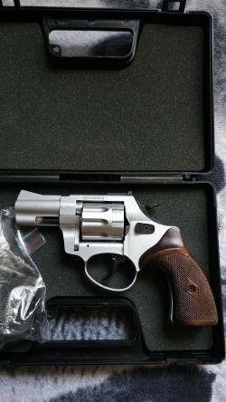 Новые сигнальные, РС-31, Таурус-S 2*, Zoraki Lom-s, Сталкер Kurs, Сталкер м906. 
