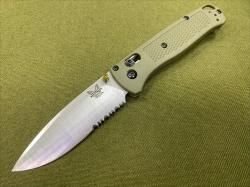 Складной нож Benchmade с серрейтором Зеленый
