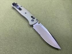Складной нож Benchmade с серрейтором Зеленый