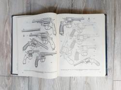  Оружейный Сейф на  6 стволов + книга