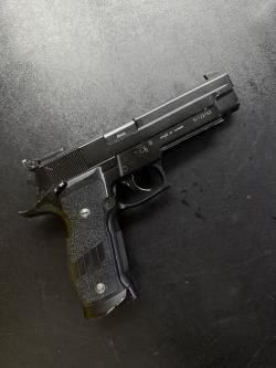 Страйкбольный пистолет 6mm