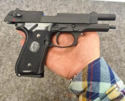 Страйкбольный пистолет Beretta M9 (KJW)