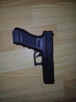 Страйкбольный пистолет glock 17