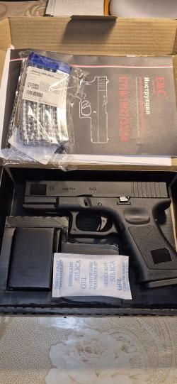 Страйкбольный пистолет Глок 19 Gen3 новый