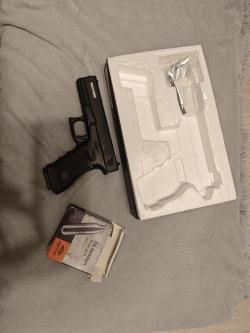 Страйкбольный пистолет KJW Glock 18