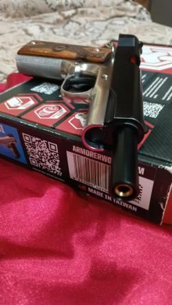 Страйкбольный пистолет KJW1911