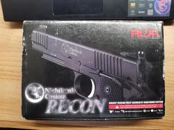 Страйкбольный пистолет (RWA) Colt Nighthawk Custom Recon CO2 + три магазина