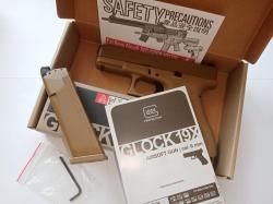 Страйкбольный пистолет VFC (Umarex) Glock 19X GGBB + доп. магазин