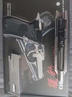 Страйкбольный пистолет WE Beretta M84 GBB Silver