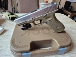 Страйкбольный пистолет WE Glock 17